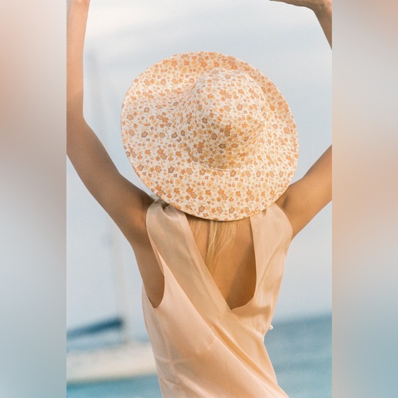 NEW Holiday Bucket Hat by LACK OF COLOR. Retail $125 - Picture 3 of 7